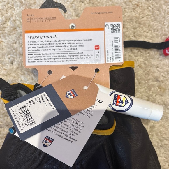 Hestra Junior Gloves with Navy and Yellow Accents Jr XL or size 7 NWT - Picture 3 of 4